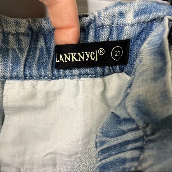 BlankNYC Seam Detail Paperbag Tapered Jeans Size 27 Light Wash Self Tie Belt - Picture 7 of 9